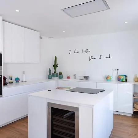 Luxury With Balcony On Famous Rue D'antibes! - Kiss By Halldis Apartman