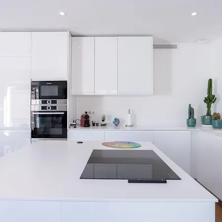 Luxury With Balcony On Famous Rue D'antibes! - Kiss By Halldis Apartman Cannes